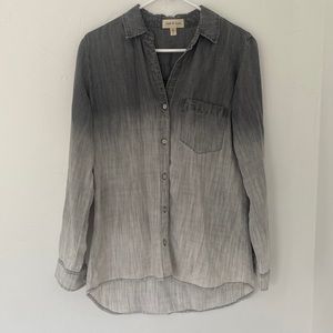 Cloth and stone button down small